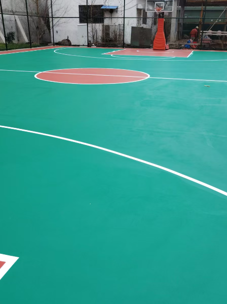 遂宁 球场长期使用易出现地面开裂